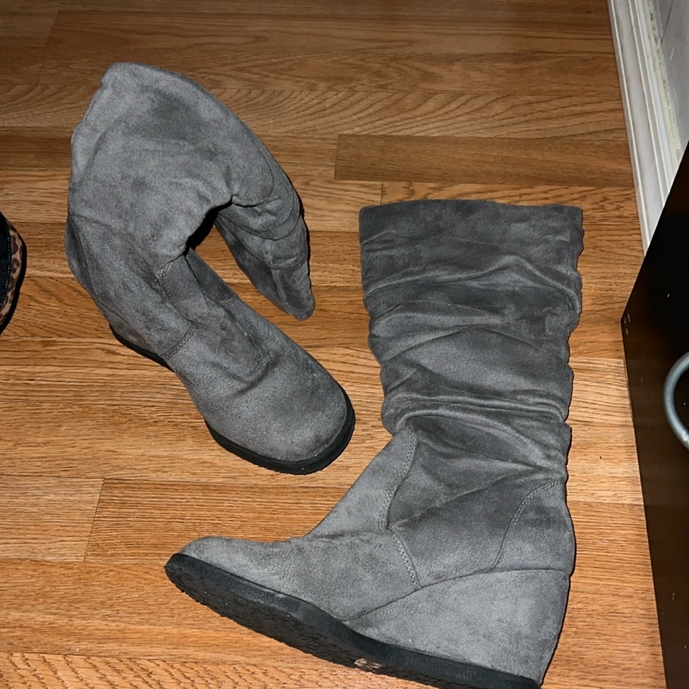 Ladies women’s flat winter boot qupid size 9